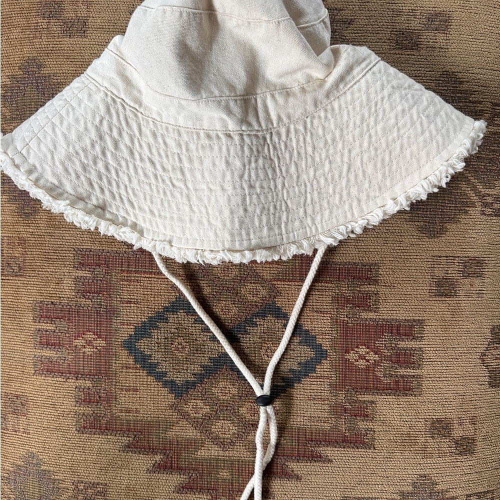 Zara Textured Cream Hat